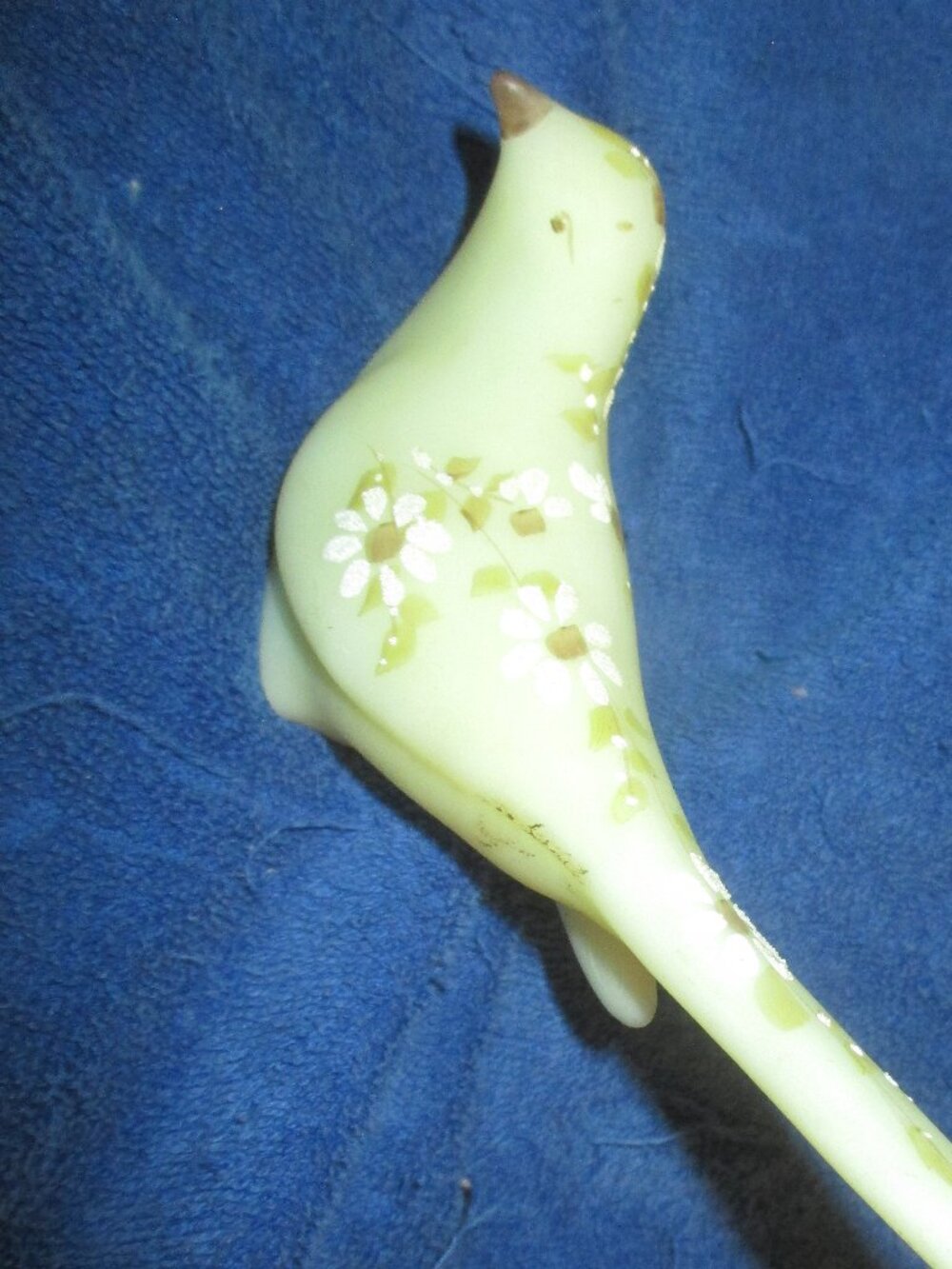 Fenton Glass Happiness Bird Daisies Custard Raised Beaded Flowers Signed GLOWS